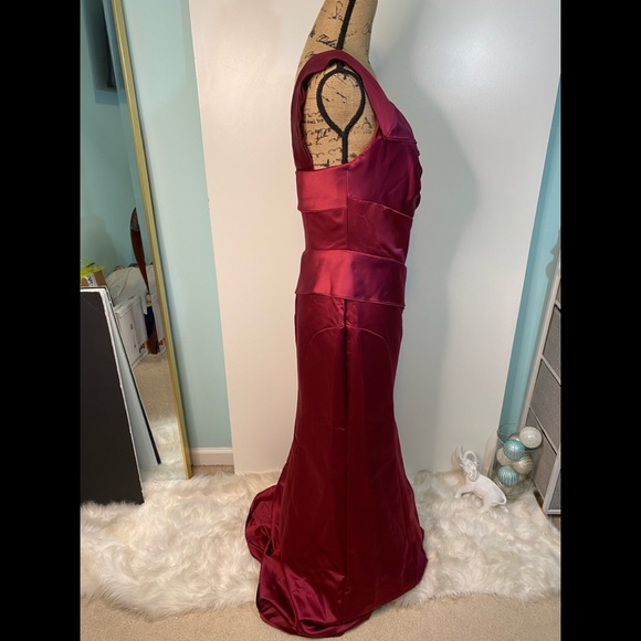 WHITE by Vera Wang Gown size 8 NWT - Picture 9 of 16